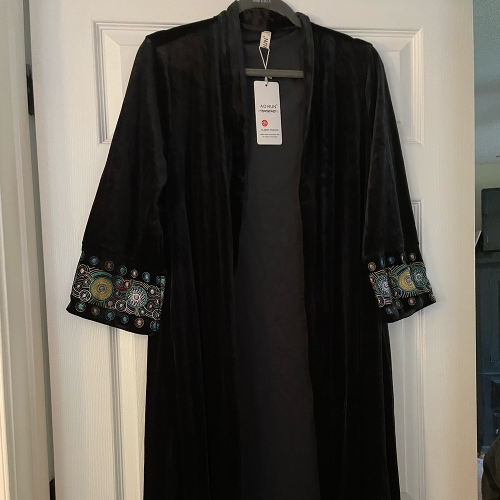 2XL long black velvet like duster with beautiful colored detail on sleeves